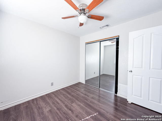 Image 22 of 38 For 5850 Cliffmont