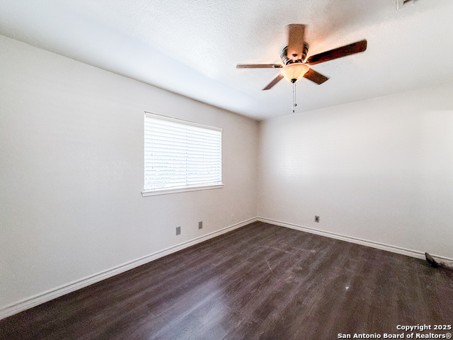 Image 23 of 38 For 5850 Cliffmont