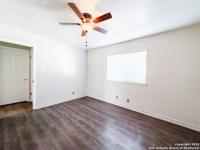 Image 24 of 38 For 5850 Cliffmont