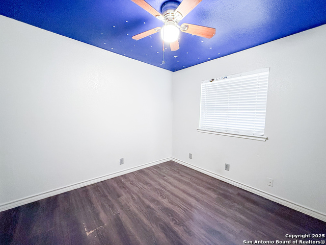 Image 25 of 38 For 5850 Cliffmont