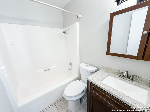 Image 27 of 38 For 5850 Cliffmont