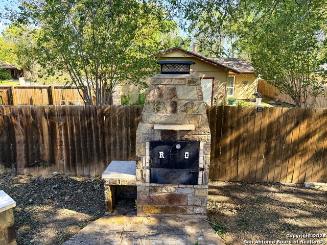 Image 29 of 38 For 5850 Cliffmont