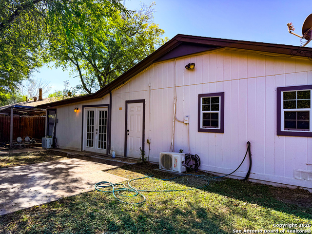 Image 35 of 38 For 5850 Cliffmont