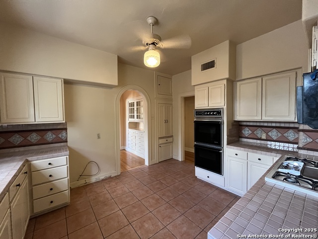 Image 13 of 52 For 122 Hollywood E