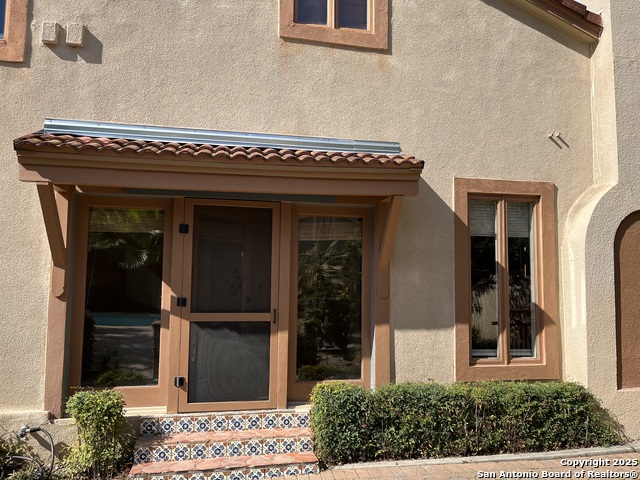 Image 2 of 52 For 122 Hollywood E