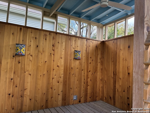 Image 20 of 52 For 122 Hollywood E