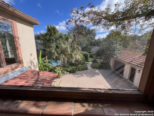 Image 27 of 52 For 122 Hollywood E