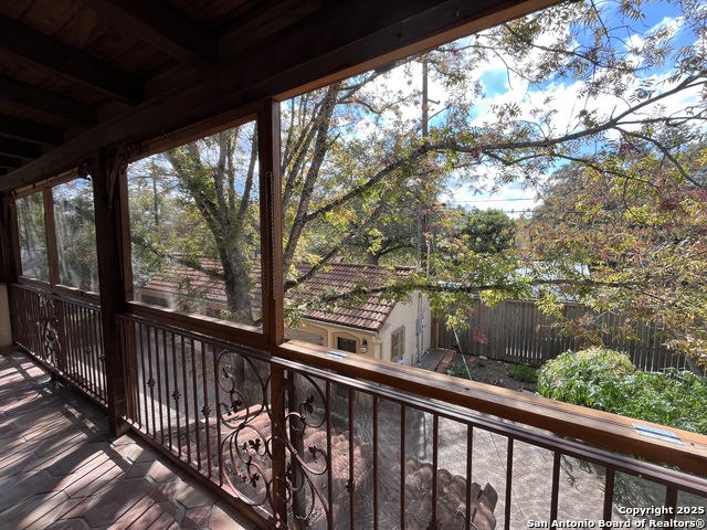 Image 29 of 52 For 122 Hollywood E