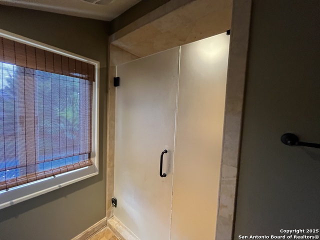 Image 33 of 52 For 122 Hollywood E