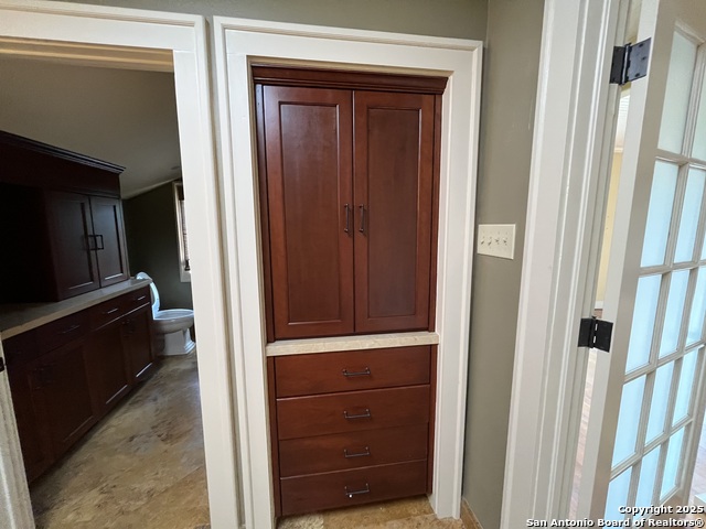 Image 34 of 52 For 122 Hollywood E