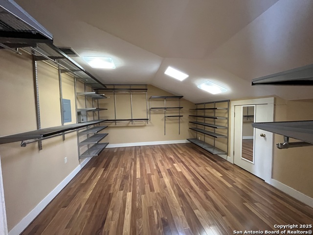 Image 36 of 52 For 122 Hollywood E