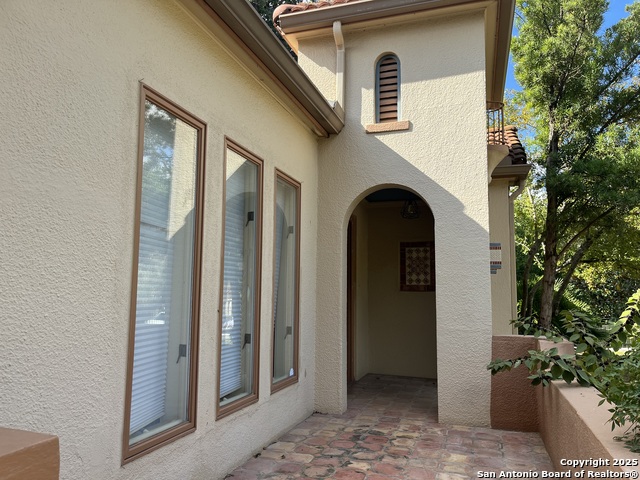 Image 4 of 52 For 122 Hollywood E