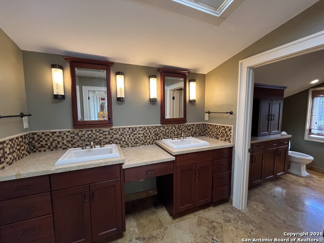 Image 41 of 52 For 122 Hollywood E