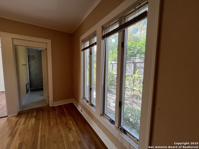 Image 44 of 52 For 122 Hollywood E