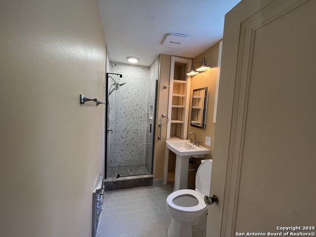 Image 45 of 52 For 122 Hollywood E