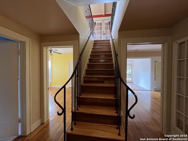 Image 49 of 52 For 122 Hollywood E