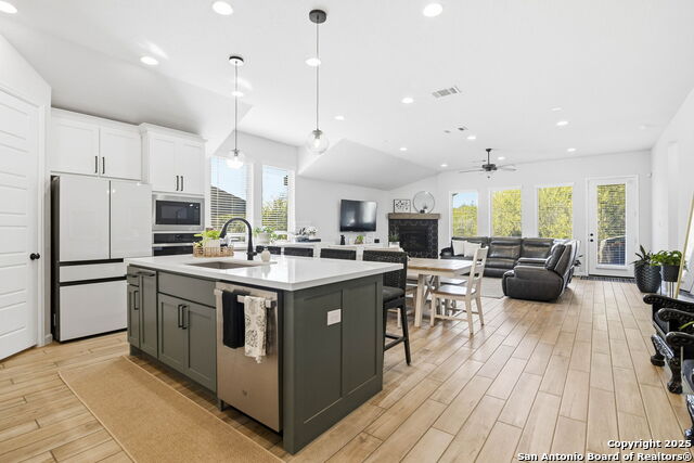 Image 10 of 29 For 911 Swenson