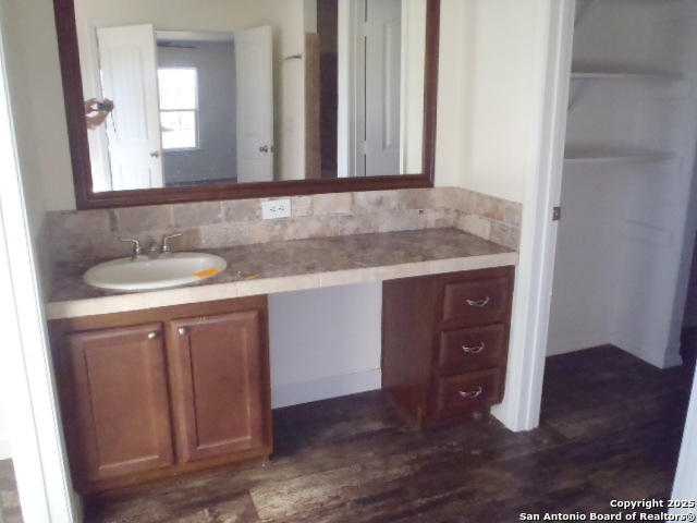 Image 21 of 33 For 2189 Hickory Forrest Dr