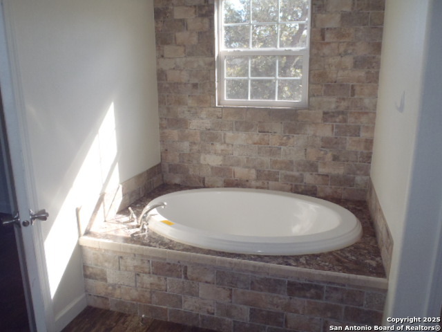 Image 24 of 33 For 2189 Hickory Forrest Dr