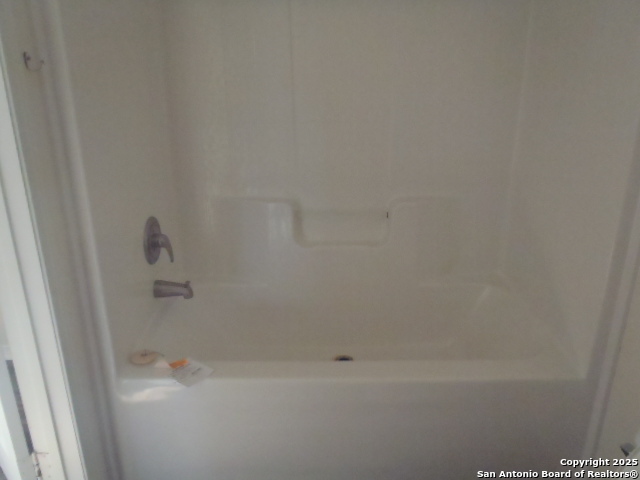 Image 28 of 33 For 2189 Hickory Forrest Dr