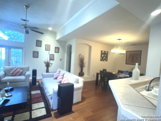 Image 3 of 21 For 610 Renoir  