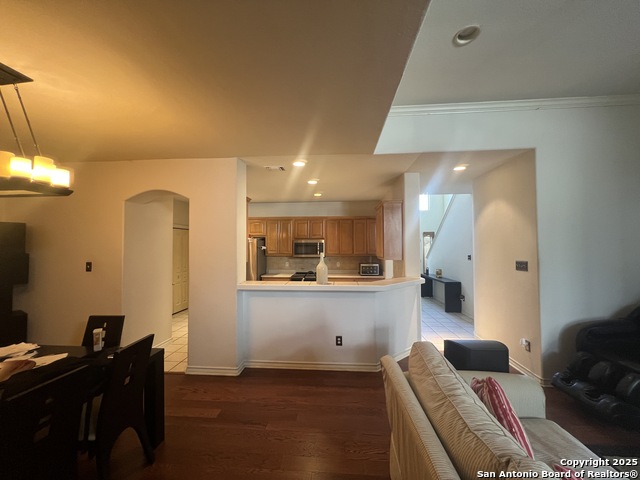 Image 5 of 21 For 610 Renoir  