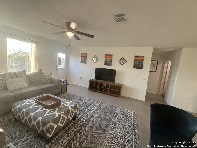 Image 15 of 26 For 515 Lew Pass