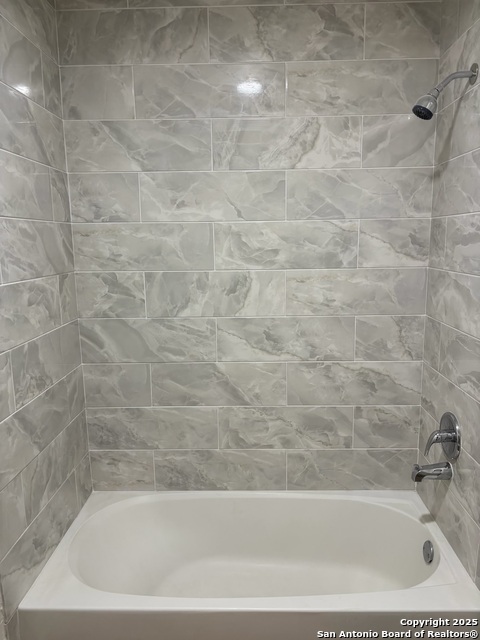 Image 5 of 11 For 2214 Juniper Hill