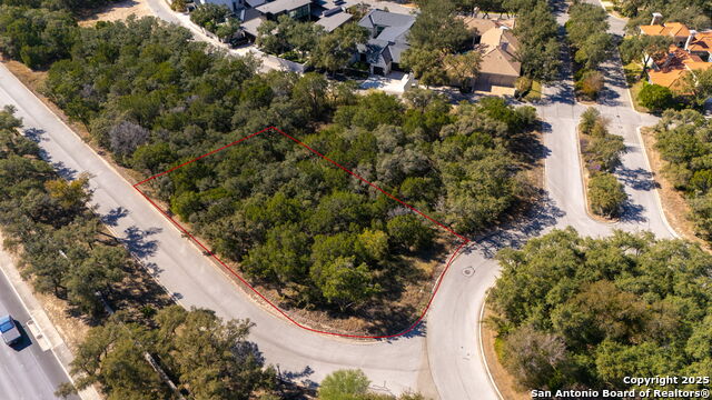 Image 2 of 10 For 130 Tremaine