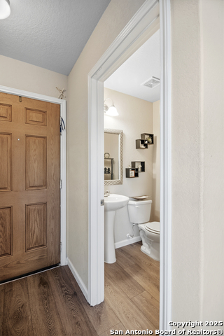 Image 3 of 19 For 3831 Hickory Arch