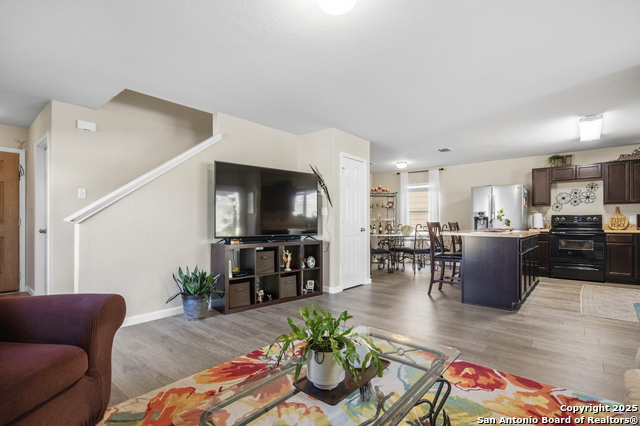 Image 7 of 19 For 3831 Hickory Arch