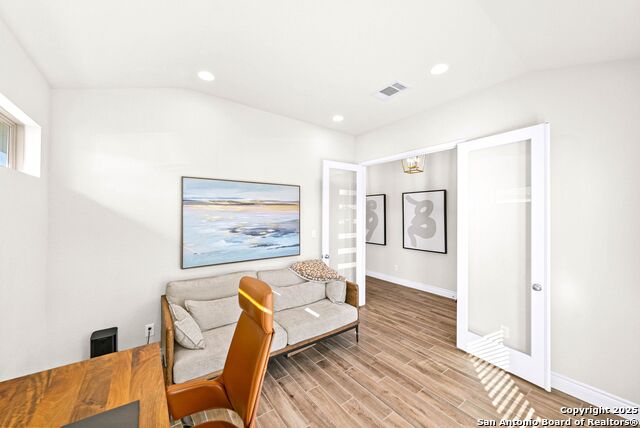 Image 12 of 78 For 306 Navarro  