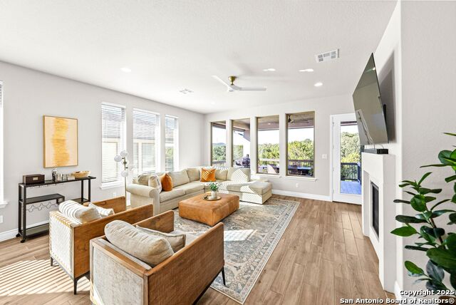 Image 15 of 78 For 306 Navarro  