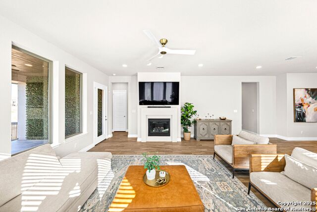 Image 16 of 78 For 306 Navarro  