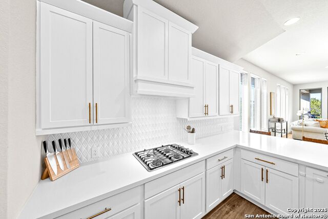 Image 20 of 78 For 306 Navarro  