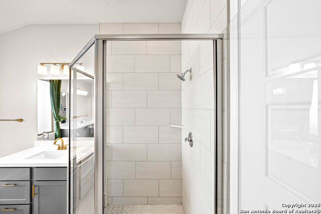 Image 30 of 78 For 306 Navarro  