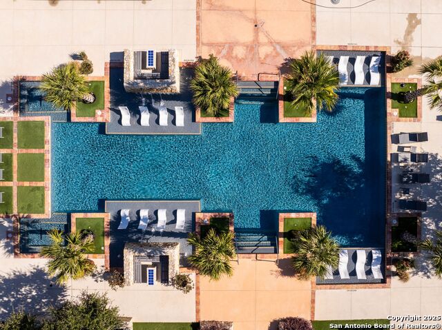 Image 46 of 78 For 306 Navarro  