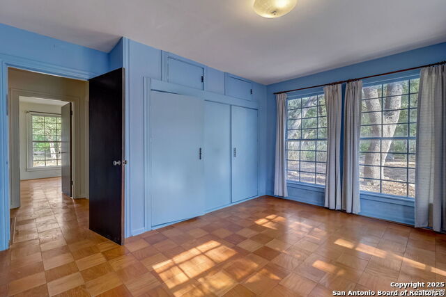 Image 4 of 8 For 9403 Forest Oak