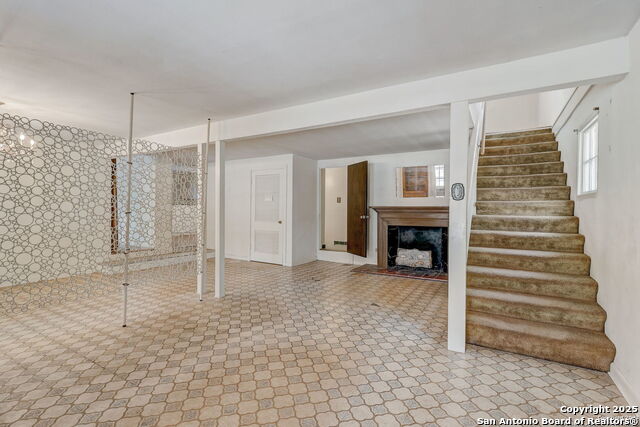 Image 6 of 8 For 9403 Forest Oak