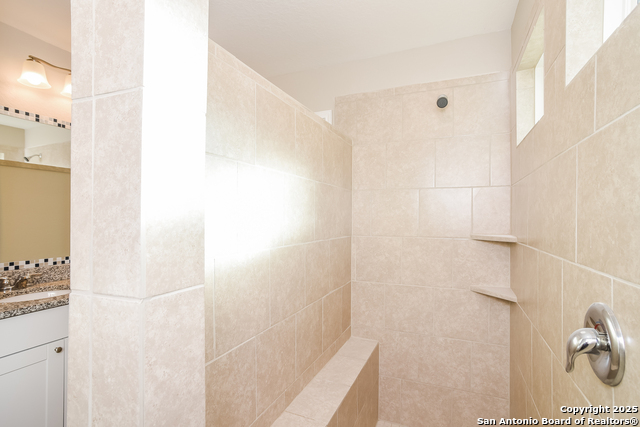 Image 13 of 15 For 8022 Dovers Den