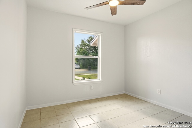 Image 15 of 31 For 5011 Seabreeze