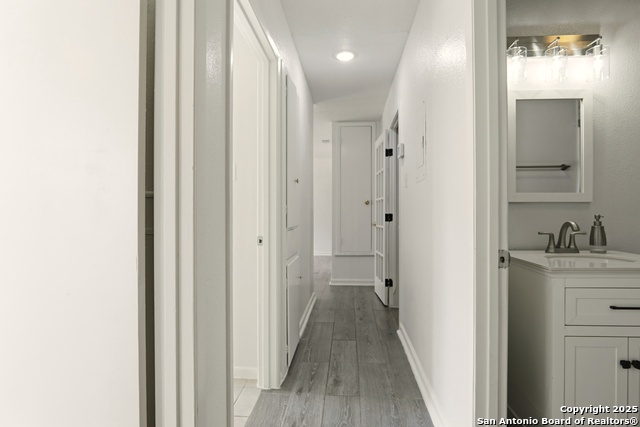 Image 23 of 31 For 5011 Seabreeze