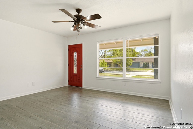 Image 3 of 31 For 5011 Seabreeze