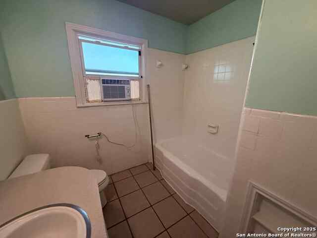 Image 6 of 20 For 222 Hillwood