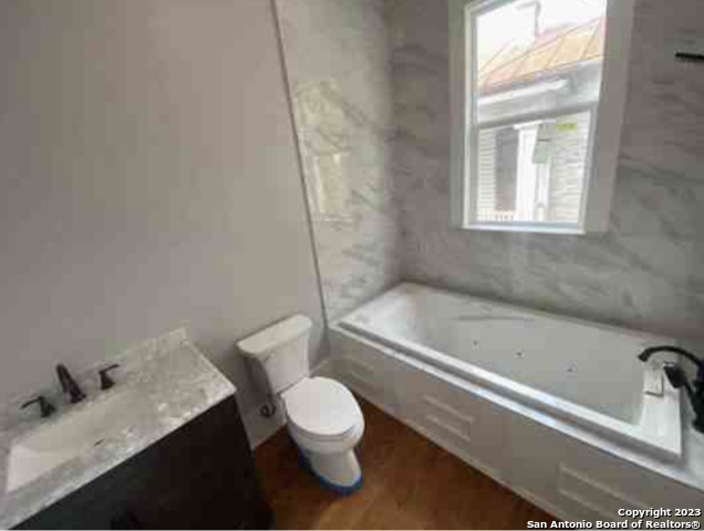 Image 14 of 16 For 639 Elmira W