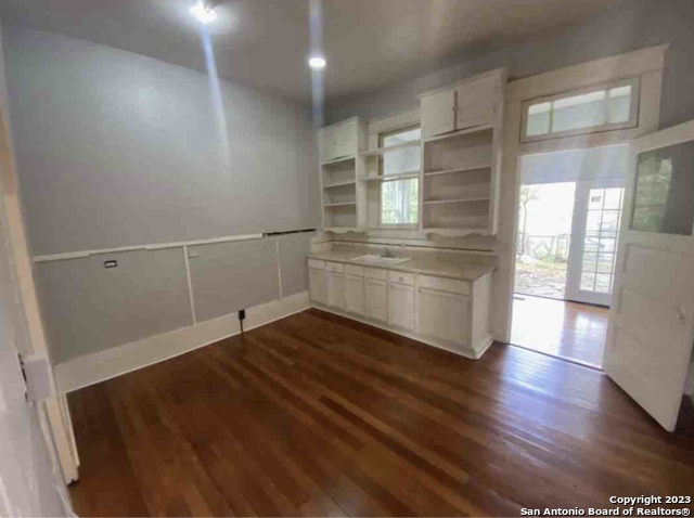 Image 7 of 16 For 639 Elmira W