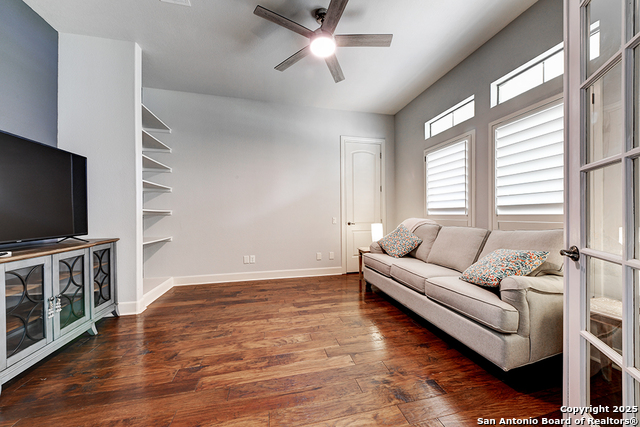 Listing photo id 15 for 142 Candelaria