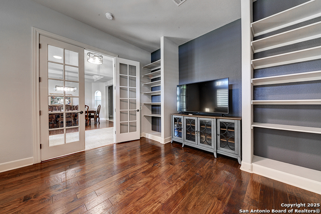 Listing photo id 16 for 142 Candelaria