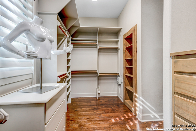 Listing photo id 24 for 142 Candelaria