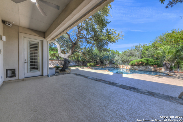 Listing photo id 35 for 142 Candelaria